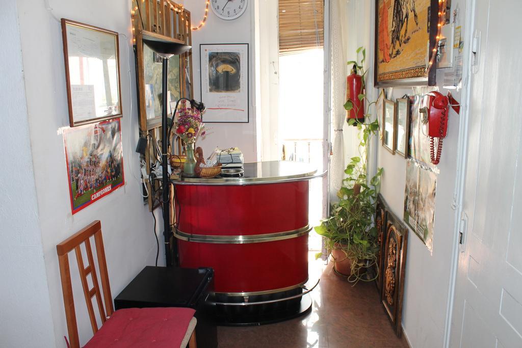 Hostal Graciela Madrid Exterior foto