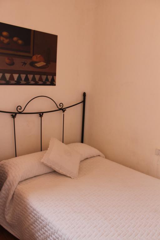 Hostal Graciela Madrid Habitación foto