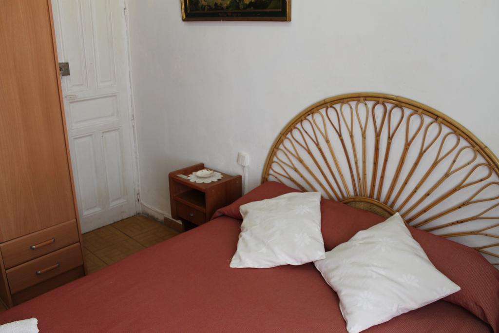 Hostal Graciela Madrid Exterior foto