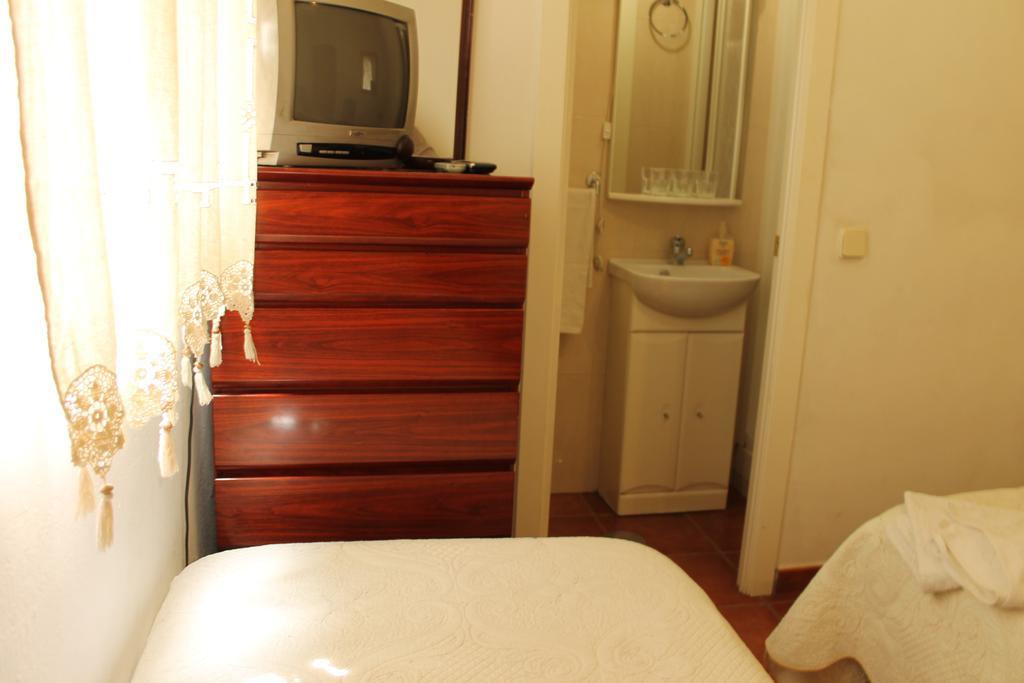 Hostal Graciela Madrid Exterior foto